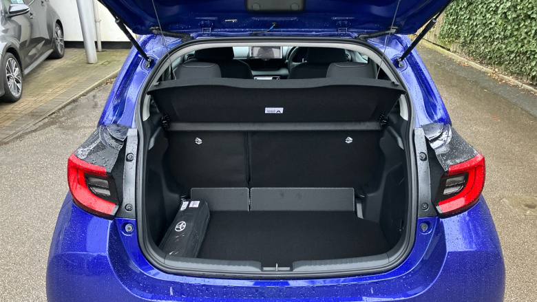 Toyota Yaris 1.5 Hybrid Design 5dr CVT Hybrid Hatchback